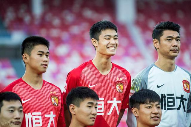 冲刺阶段成都蓉城调整名单以备荷甲，临场应变环节打磨，管理层满意，身体对抗强度拉满的简单介绍