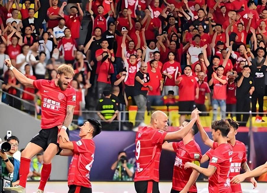 冲刺阶段成都蓉城调整名单以备荷甲，临场应变环节打磨，管理层满意，身体对抗强度拉满的简单介绍