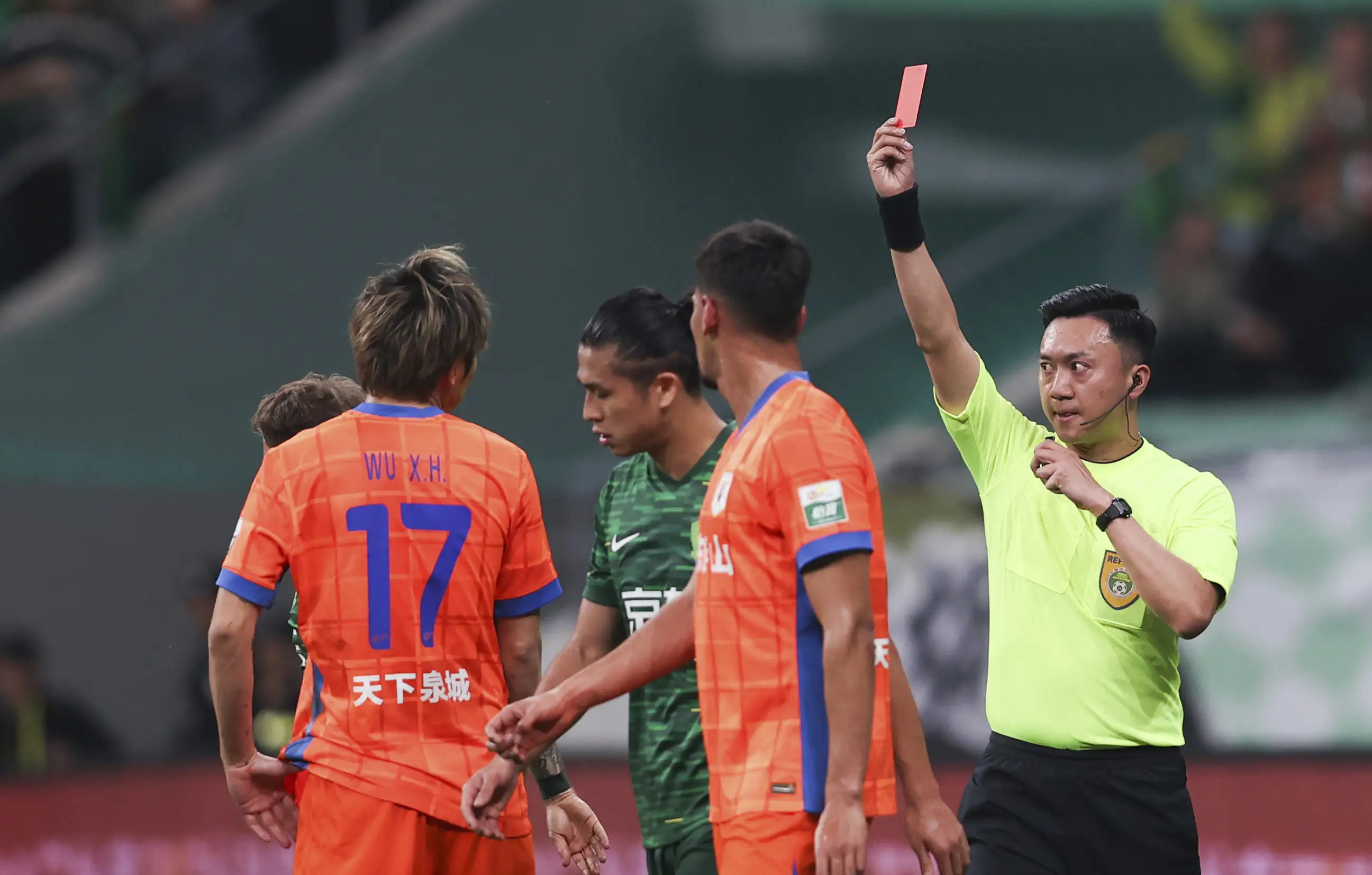 爱游戏官方入口-山东泰山迎德国杯关键赛，今晨主帅复盘，球迷炸锅，资深球员宣示担当的简单介绍