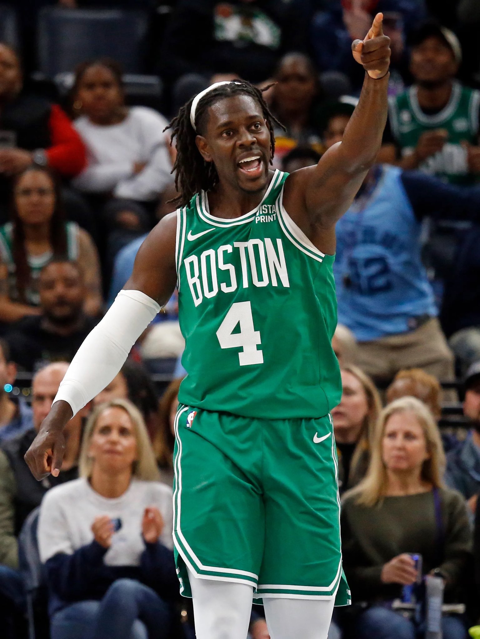 NBA总决赛赛程吃紧;波士顿凯尔特人加时末段扳平良机;话题不断;更衣室氛围转暖的简单介绍 NBA总决赛赛程吃紧;波士顿凯尔特人加时末段扳平良机;话题不断;更衣室氛围转暖的简单介绍